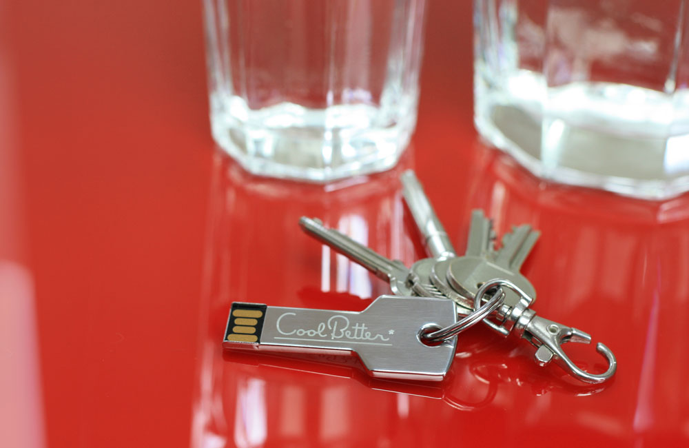 USB Stick Key personalisiert mit Lasergravur am Schlüsselring